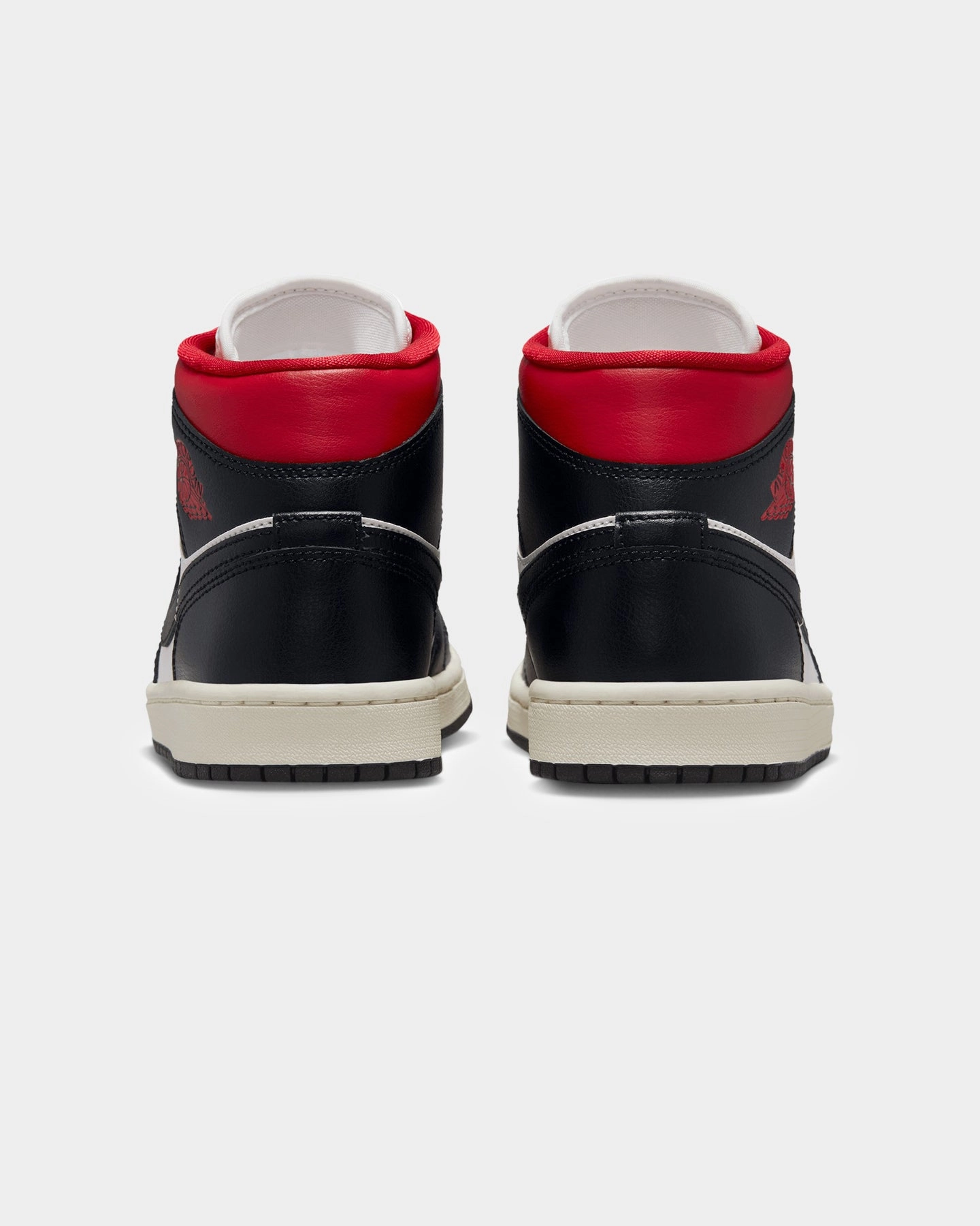 Jordan Women's Air Jordan 1 Mid "Gym Red" Black/Gym Red High-performance piece Bendable Sole Design