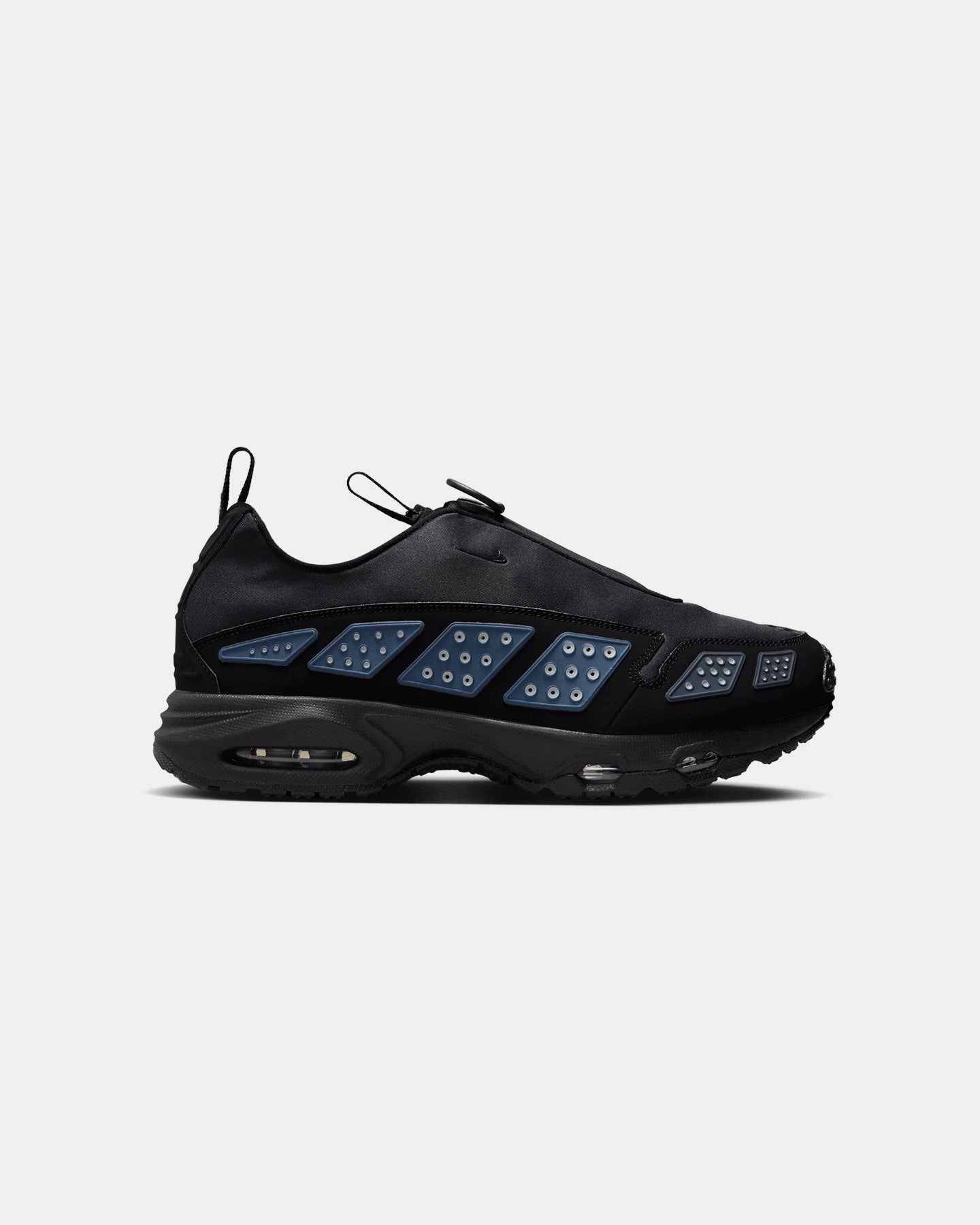 cultural athletic chic Nike Women's Air Max SNDR Black/Silver