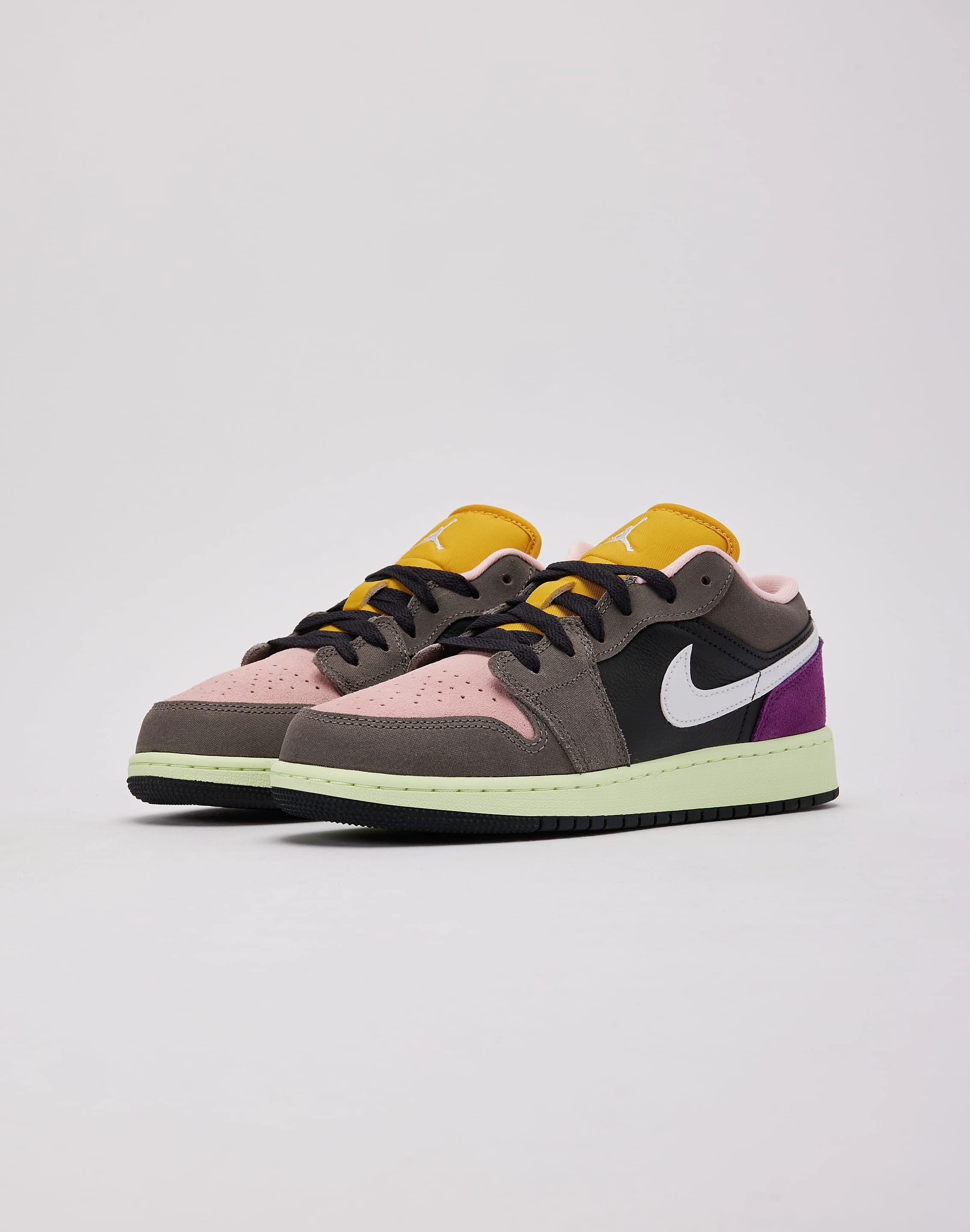 Dynamic Traction Jordan Air Jordan 1 Low SE Grade-School