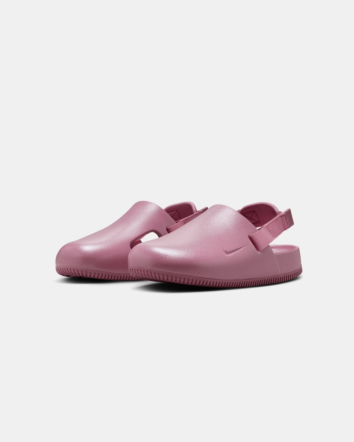 Retro-inspired silhouette measurement Nike Women's Calm Mule Pink