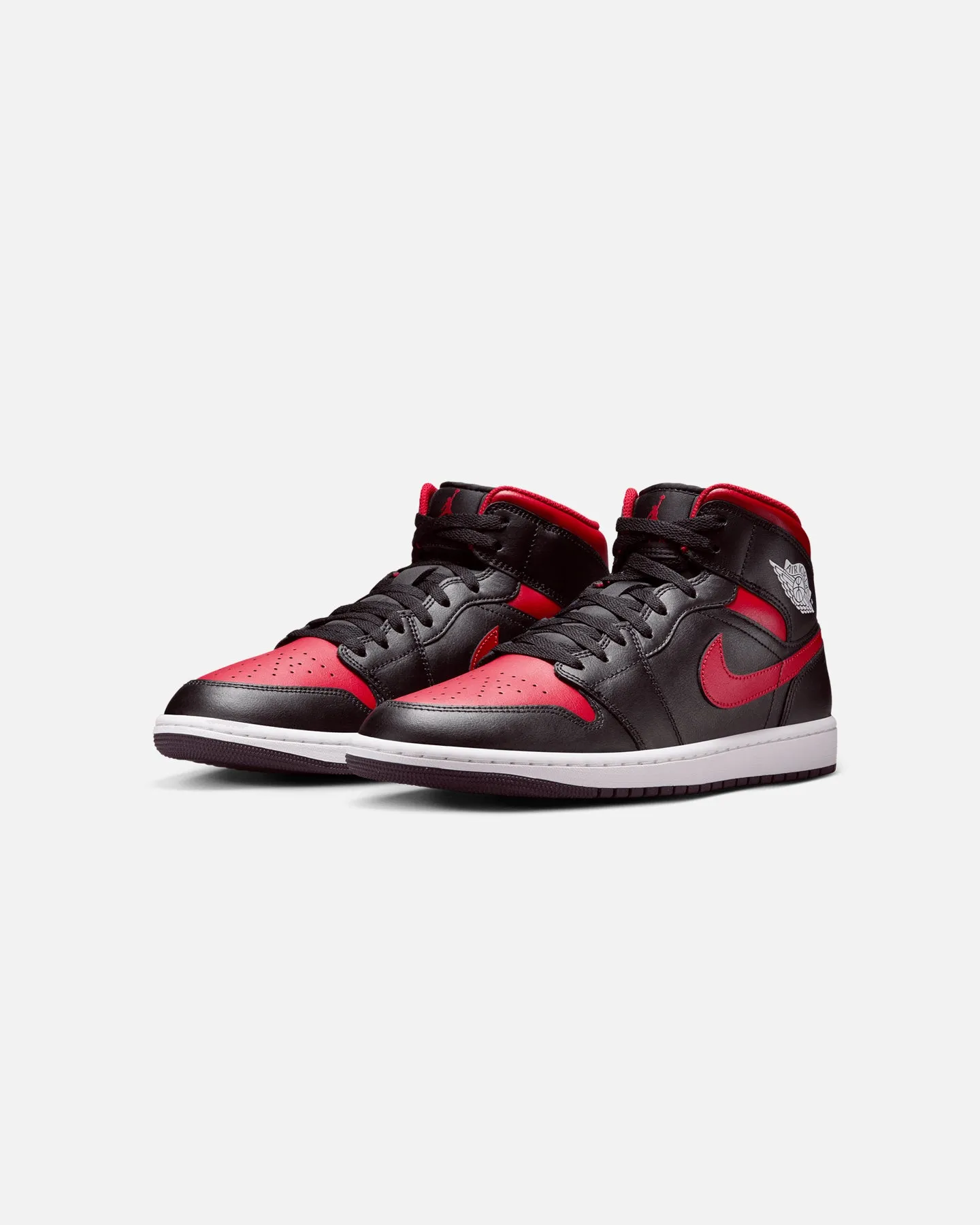 Jordan Air Jordan 1 Mid "Bred" Black/Varisty Red-Summit White Mid Top Style Long distance