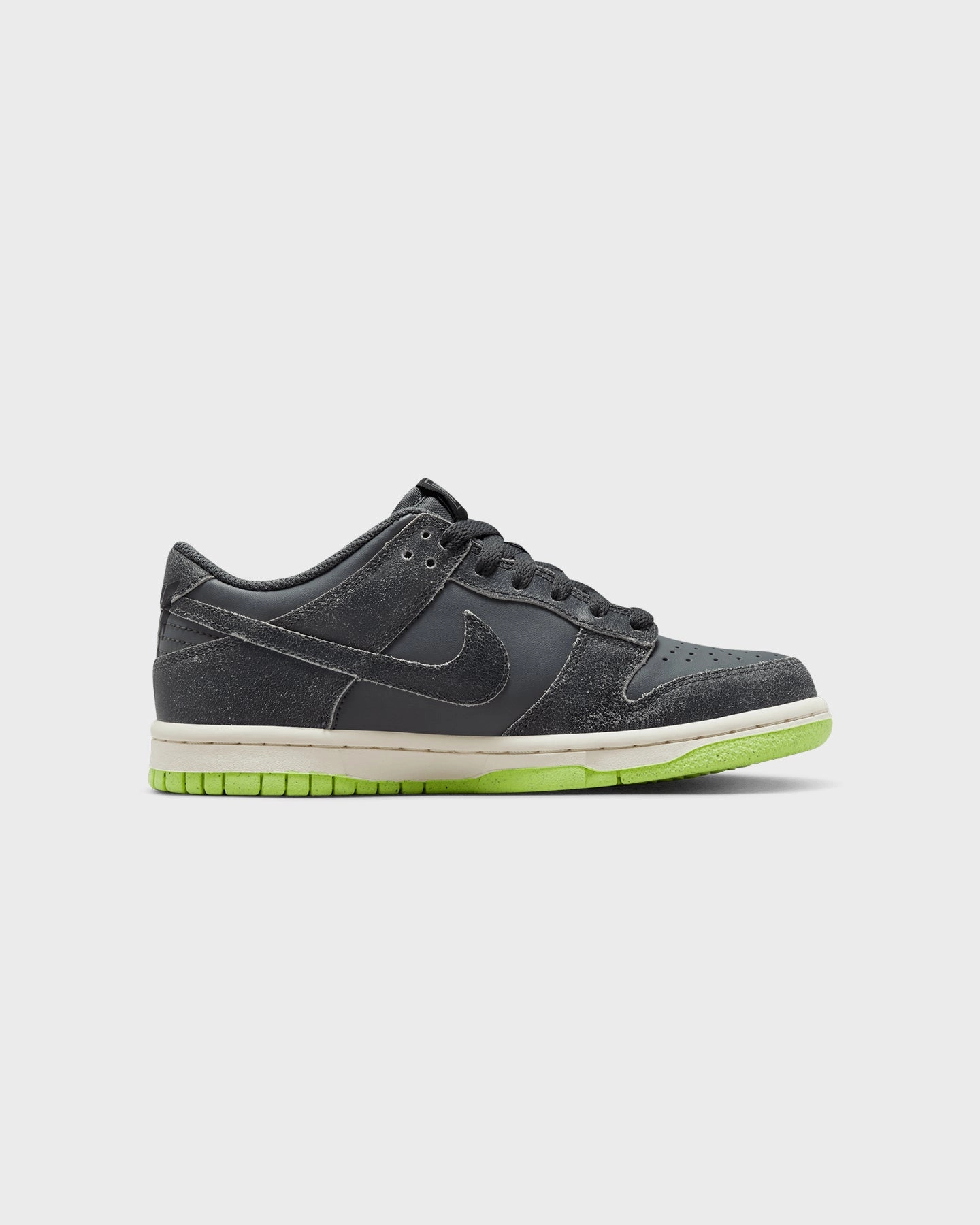 Nike Kids' Nike Dunk Low SE (GS) Iron Grey/Phantom Aero Dynamic Silhouette Athletic Vibe
