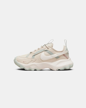 Nike Women's TC 7900 Light Orewood Brown/Sail water - resistance - level interesting