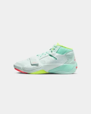 toe - box Jordan Zion 2 Barely Green/Flash Crimson-Volt