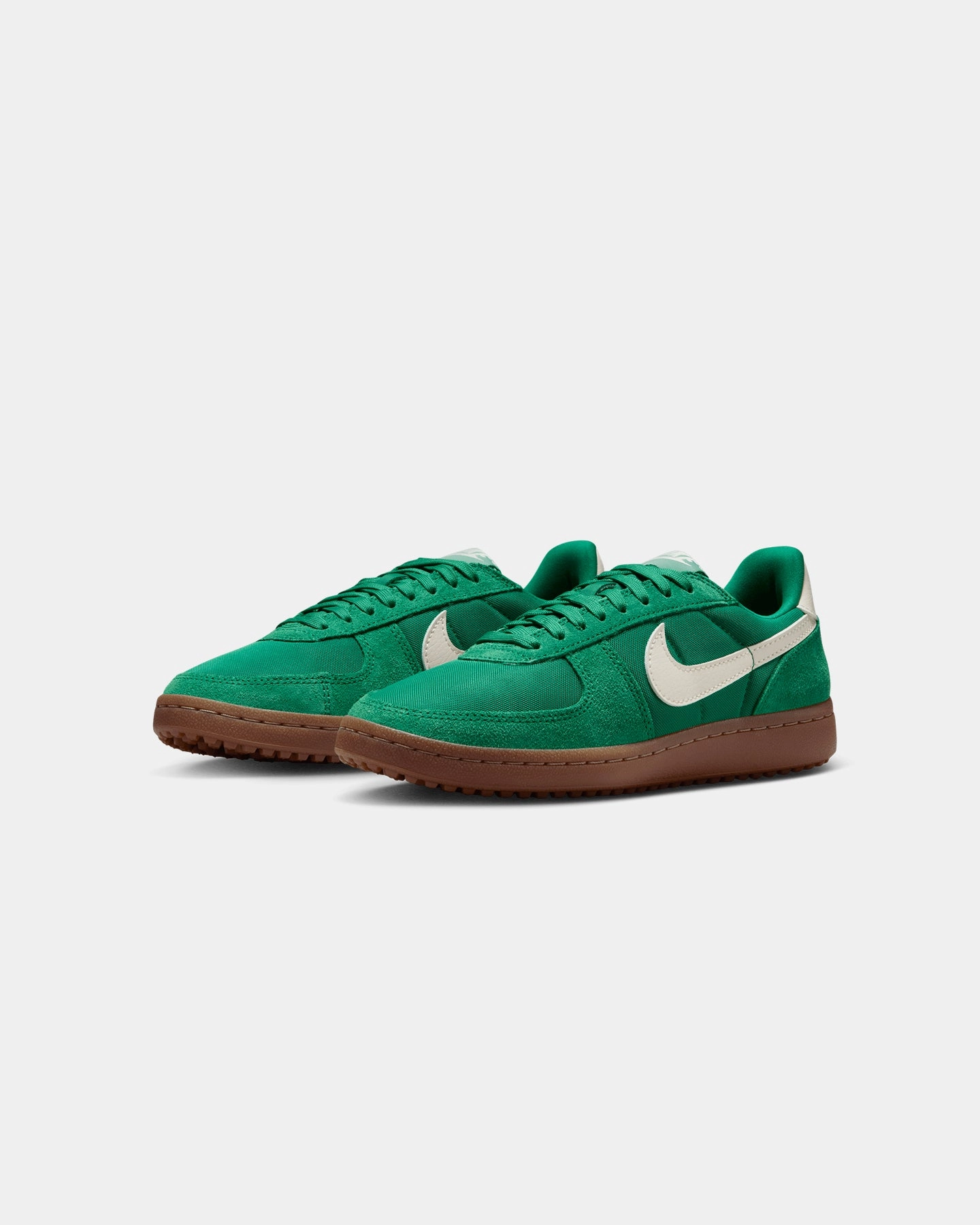 Nike Women's Field General Malachite Green semi - outdoor