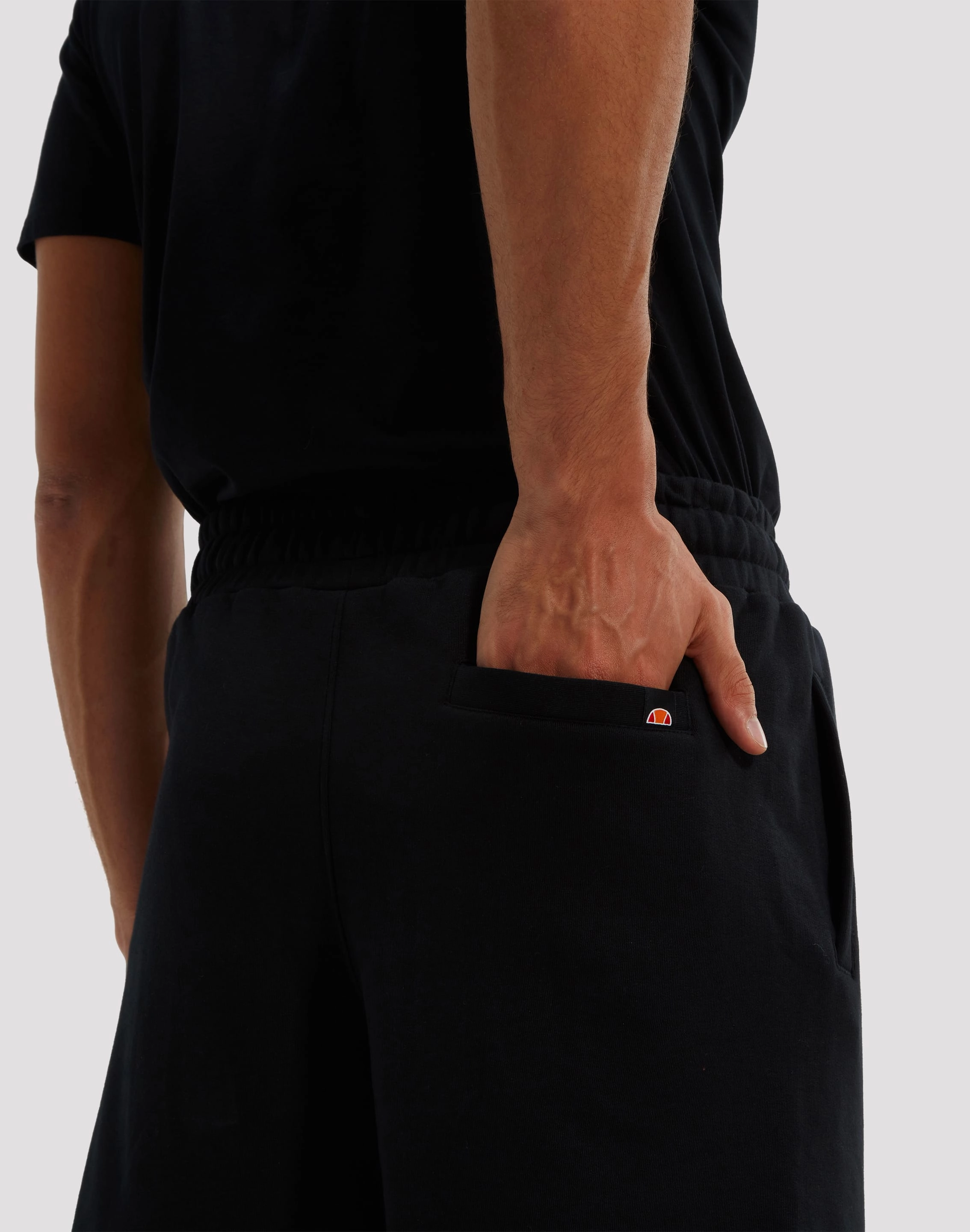 SUPERBRANDS Ellesse Bronx Fleece Shorts Chic Design Adaptive Flex Grooves