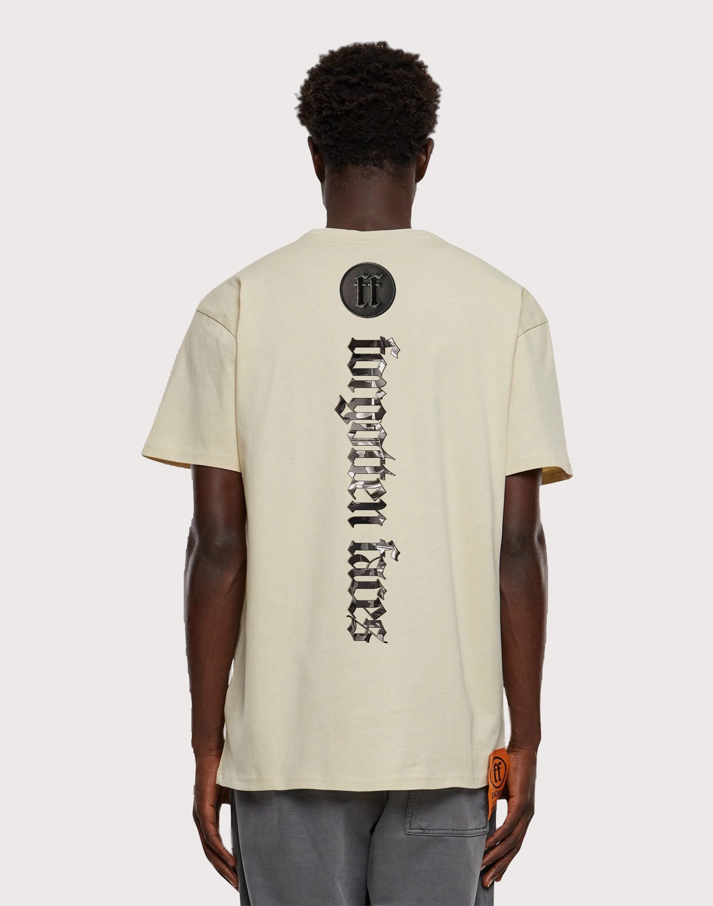 URBAN CLASSICS Forgotten Faces Forgotten Sand Tee Stylish Silhouette Adjustable Strap System