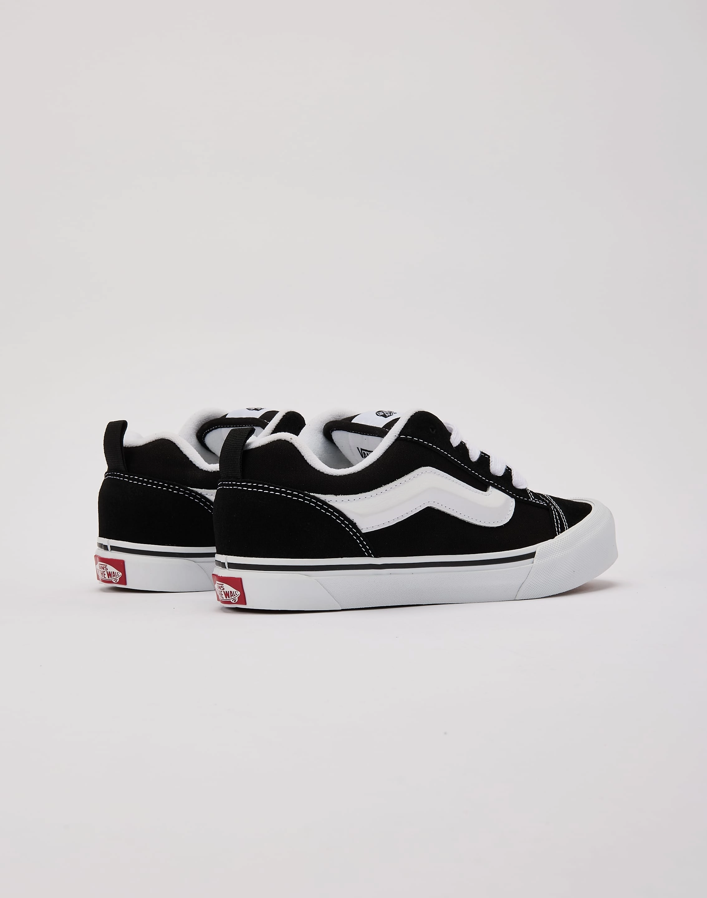 Vans Knu Skool Grade-School trendy teenagers' looks Water Resistant Design