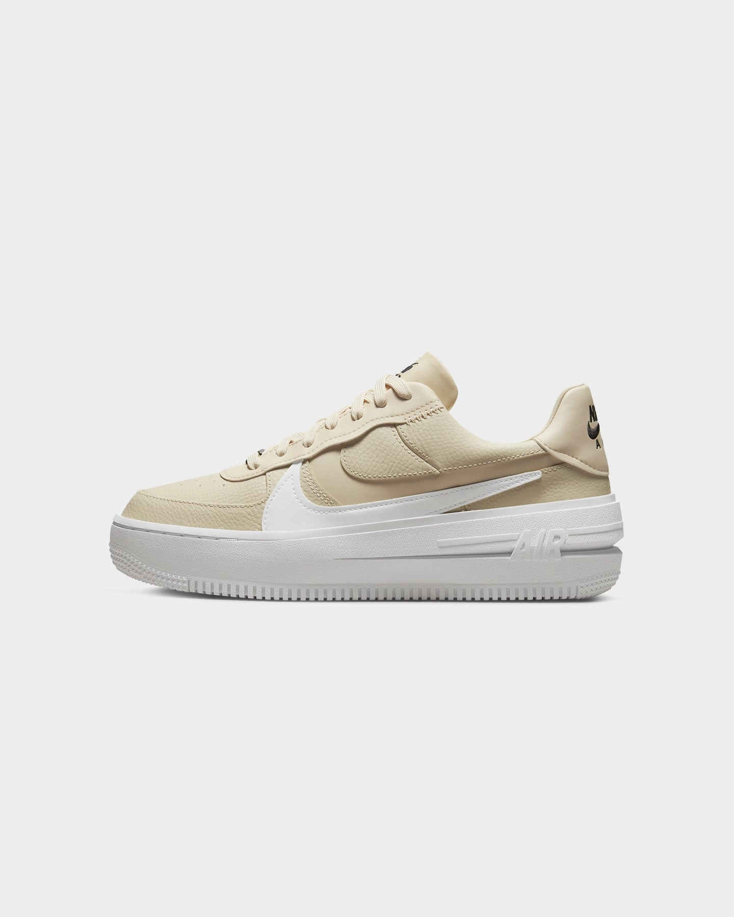 Nike Women's Air Force 1 PLT.AF.ORM Fossil/Sail-Summit Upgraded flexibility