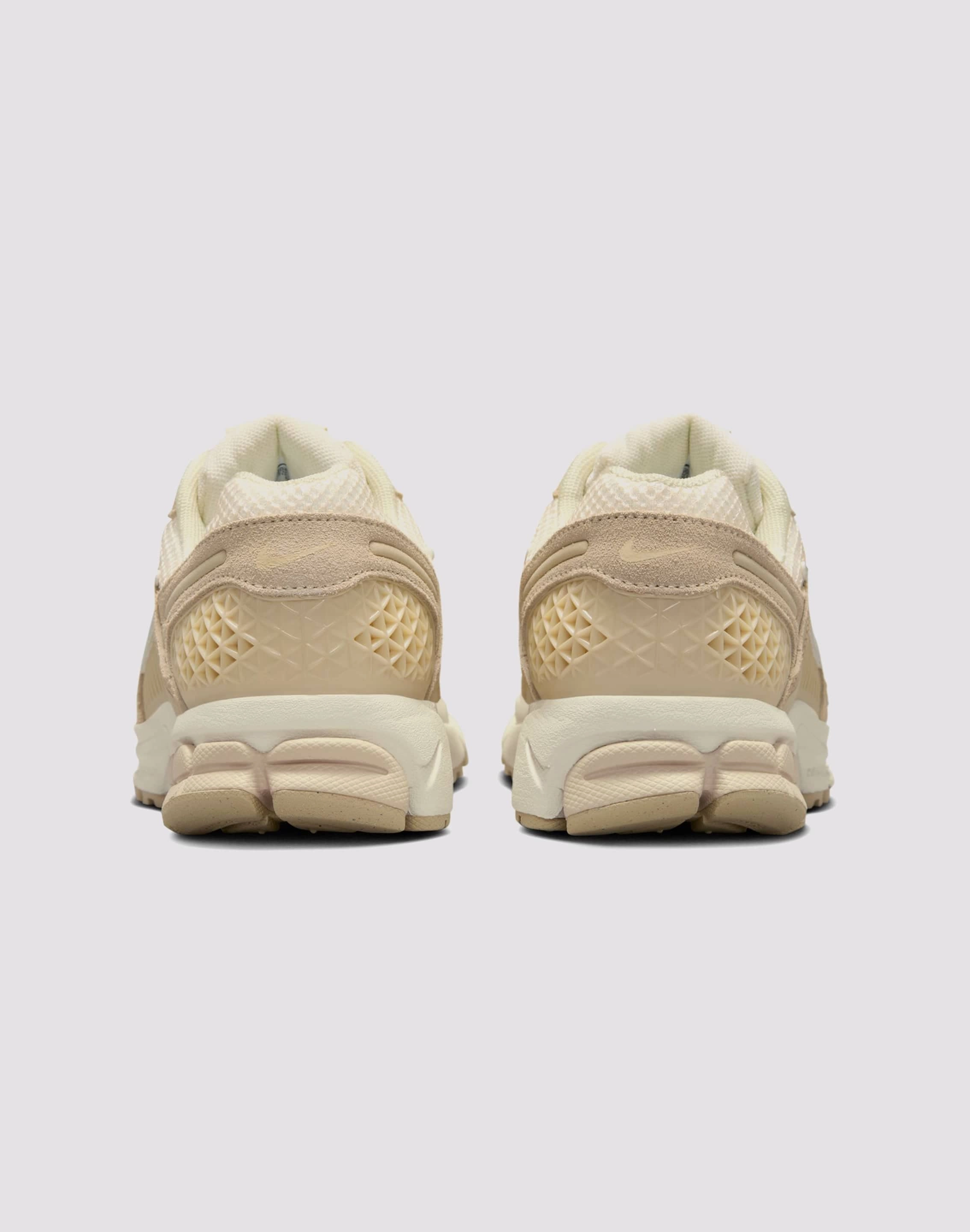 Nike Zoom Vomero 5 "Beach/Sail/Lt Khaki/Pale Ivory" Elevated shock absorption